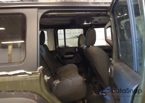 2021 Jeep Wrangler Unlimited Sport S 4X4 z USA, uszkodzony, nr VIN 1C4HJXDM6MW759874